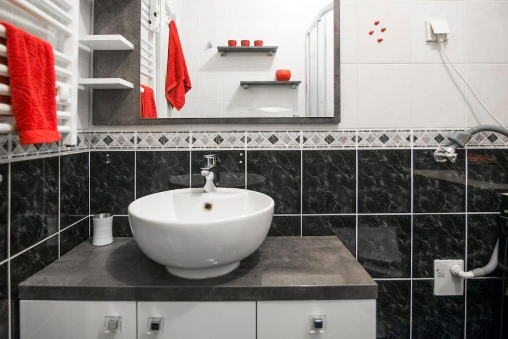 Modern Living Apts - Botanica - Private Parking Novi Sad Exterior foto